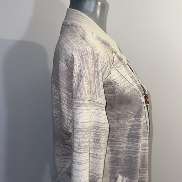 Lululemon Mula Bundle Wrap - Picture 8 of 17